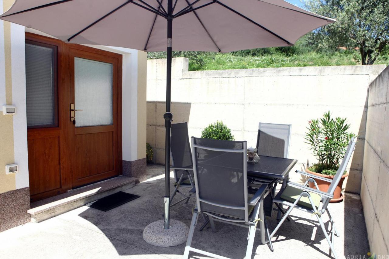 Classy Apartment With Garden View Laura Portoroz Exterior foto